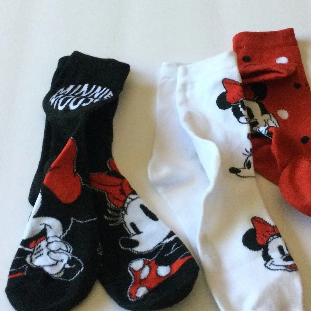 DISNEY MINNIE MOUSE WOMENS 3 PAIR PACK CREW SOCKS RED WHITE BLACK OS NWT